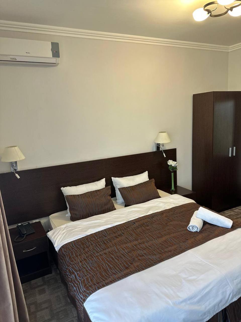 Tanzharyk Hotel Aktobe Exterior foto