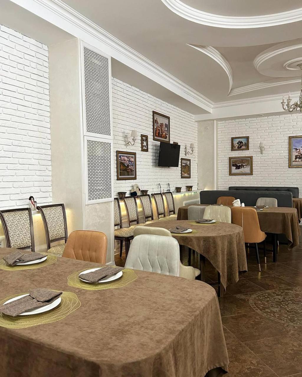 Tanzharyk Hotel Aktobe Exterior foto