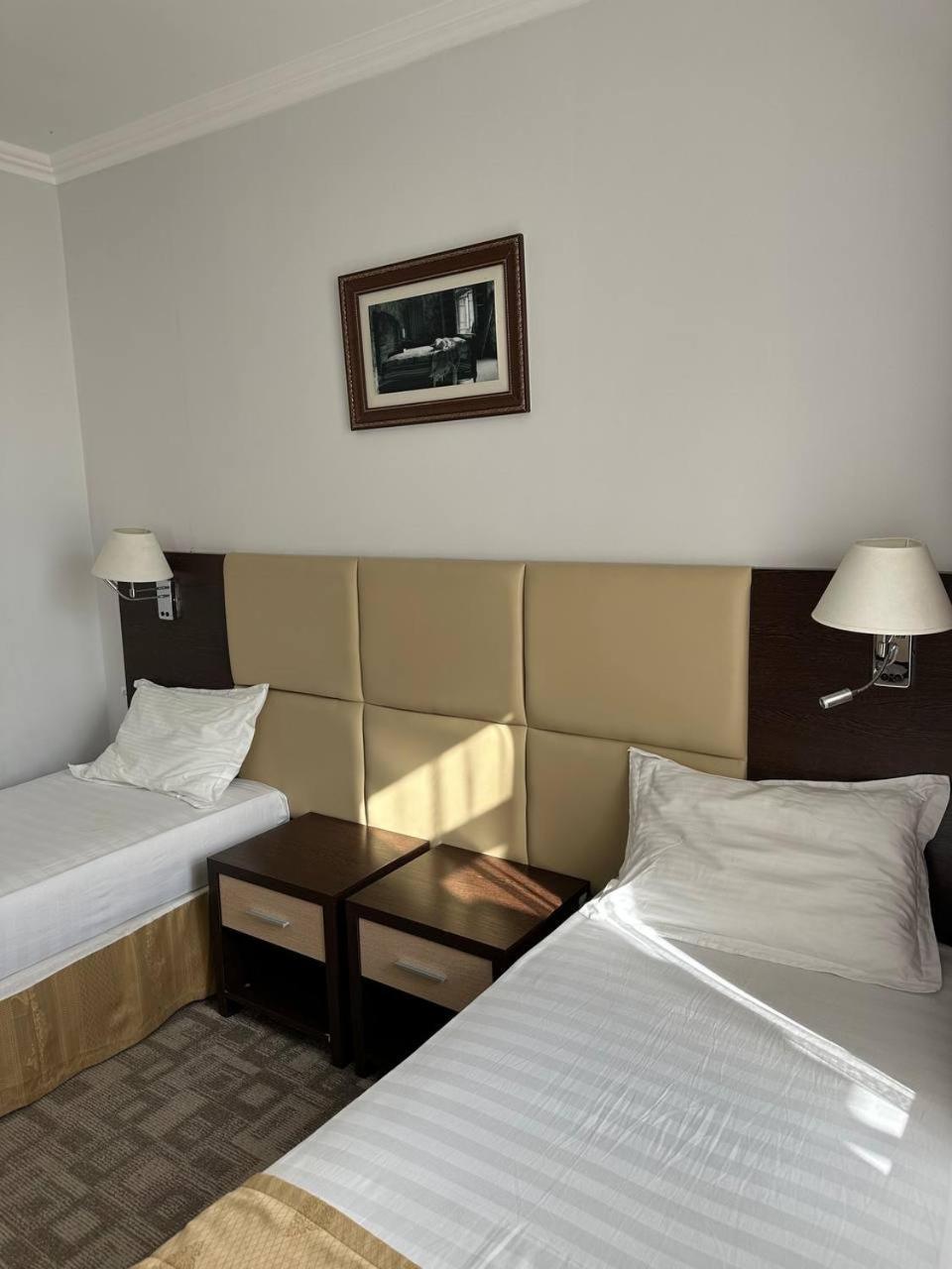 Tanzharyk Hotel Aktobe Exterior foto