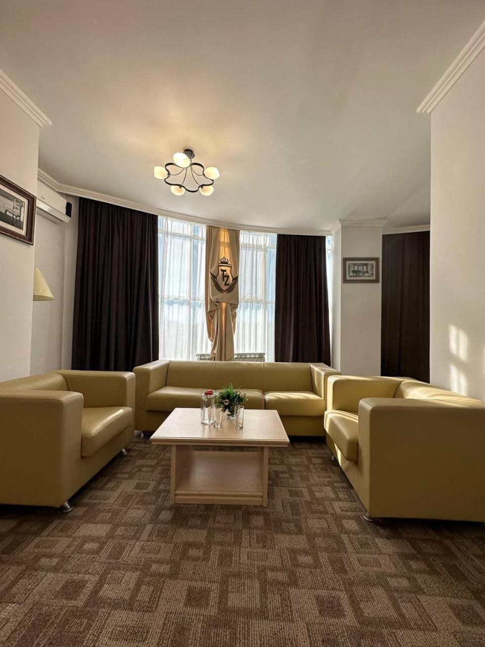 Tanzharyk Hotel Aktobe Exterior foto