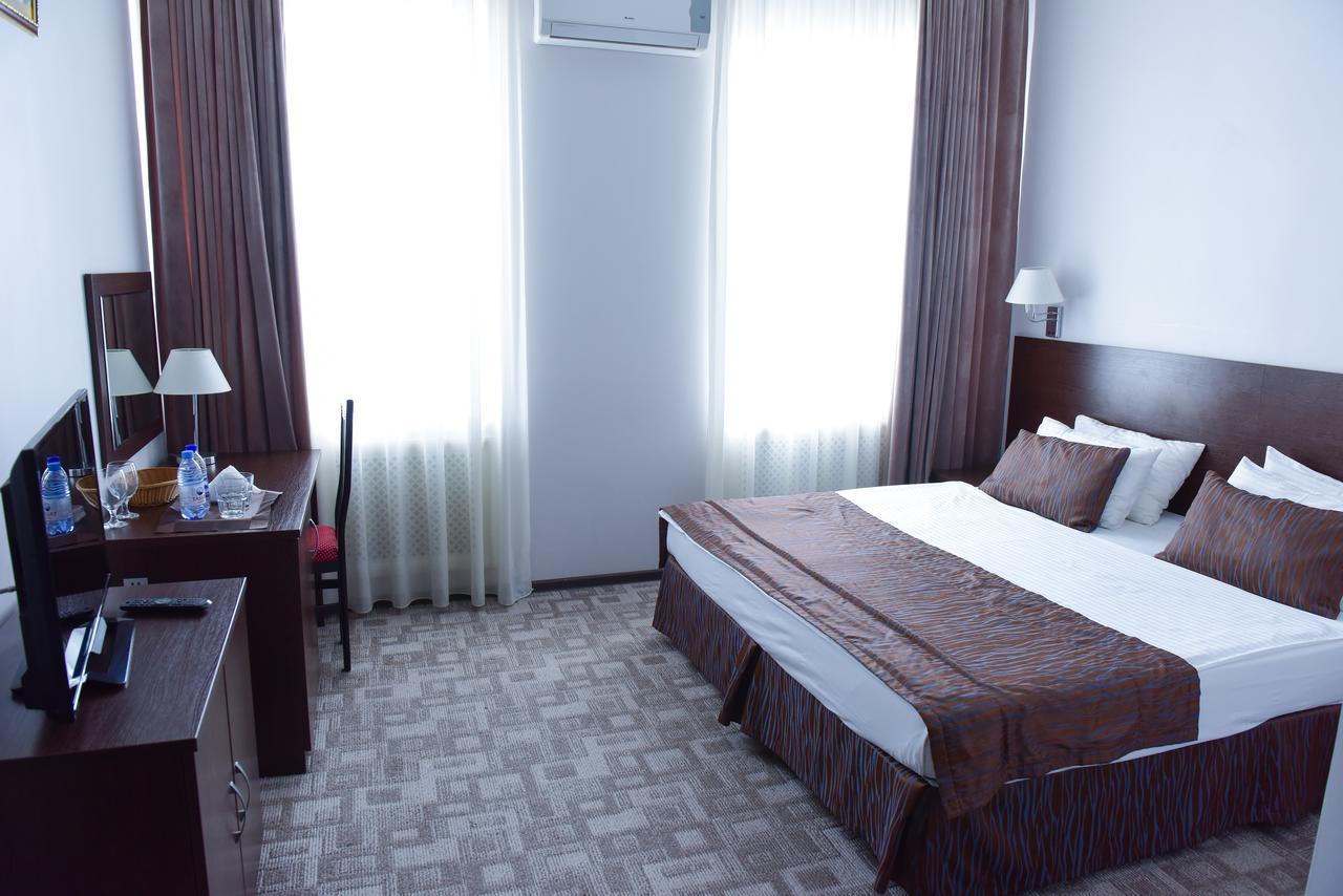 Tanzharyk Hotel Aktobe Exterior foto
