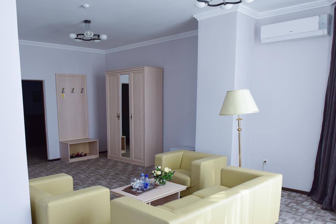 Tanzharyk Hotel Aktobe Exterior foto